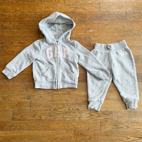 2T Gap, H&M, Cat & Jack & Old Navy Toddler Bundle - Picture 8 of 10